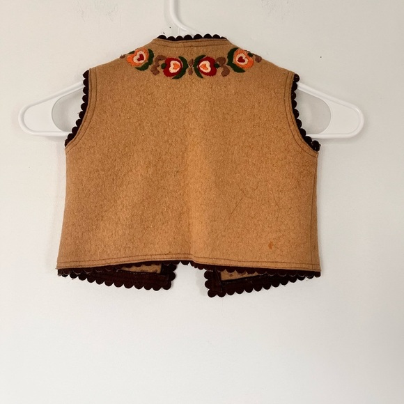 Vintage Hungarian Tan Embroidered Vest - Picture 4 of 9